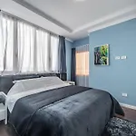 Sky דירה *